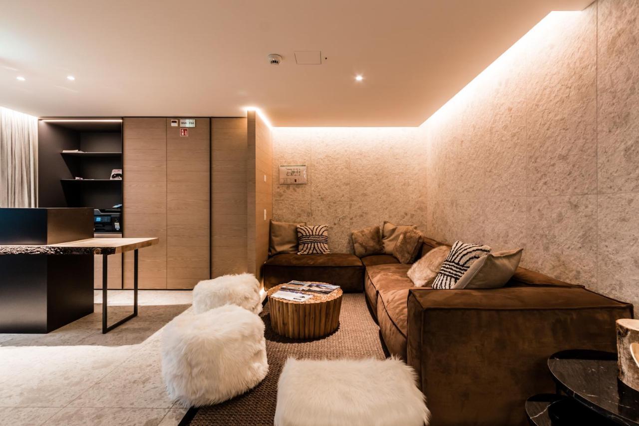 The Base Aparthotel *